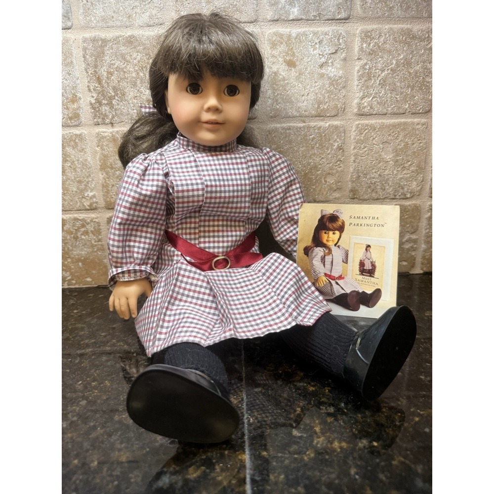 American Girl Pleasant Company Samantha Parkington Doll 1990s & Stand MINT